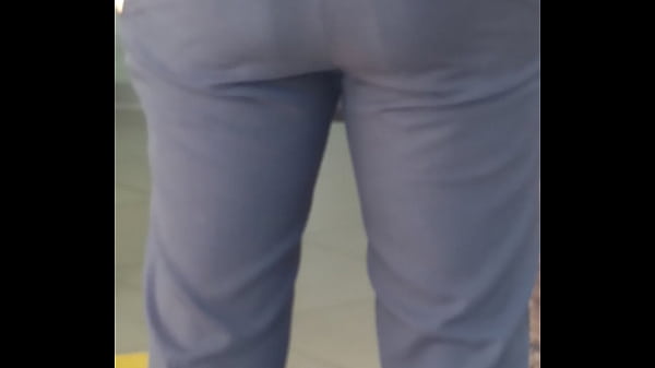 En la fila del banco me encontr&eacute; a esta delicia 