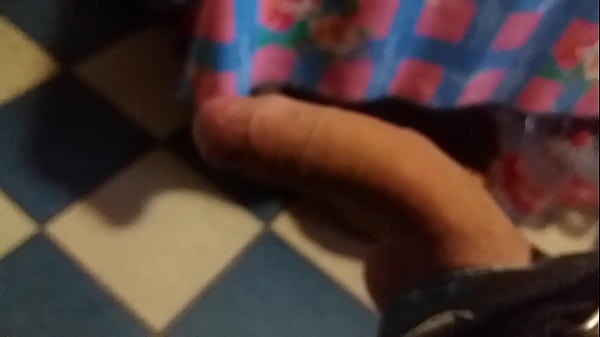 Play MP4 - joven se masturba