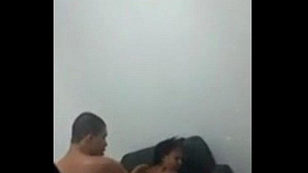Comeu mulata gemendo de teso no sofa de casa 