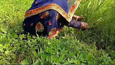 Nonton Janvaron Ko Ghas Lene Gai Bhabhi Ki Chudai Ki Aur Chut Se Moot Nikala thumbnail