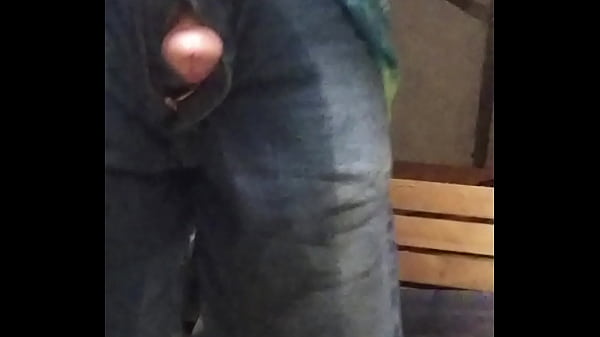 Play MP4 - Joe Pissing his Jean shorts