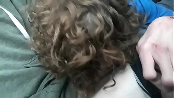 Play MP4 - 21yo twink buddy sucked off in his car