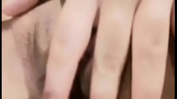 Tocando me un poquito