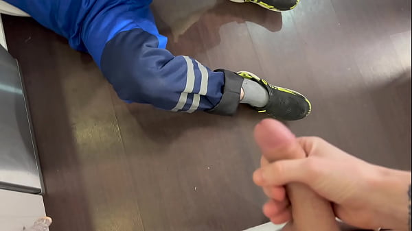 Play MP4 - The plumber excited the client so much and he couldn&rsquo;t resist giving him a blowjob and giving himself away - 457