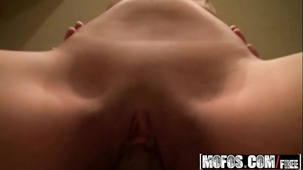 Play MP4 - Mofos - Real Slut Party - &lpar;Jennifer Ashley&rpar; with Penny Pax - Christmas Morning