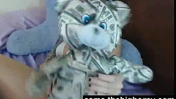 Nonton Pretty Babe Show Her Tits On Cam thumbnail