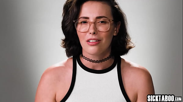 MILF pornstar withperfectass Casey Calvert masturbate and pleased herself