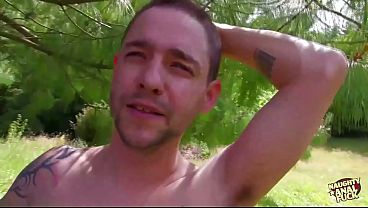 Nonton A Picnic Transforms Into An Intense Sexual Encounter Including A Large Penis And Anal Intercourse. thumbnail