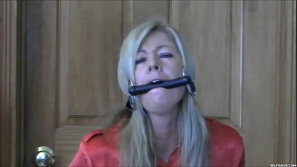 Self-gagged Milf Gags Herself To Learn How To Gag A Girl thumbnail