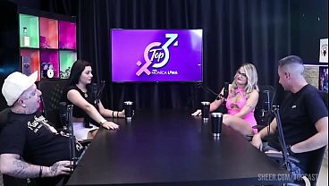 Fudeu a casada Monica Lima ao vido na web e o marido s&oacute; assistiu. Bruna carlos, uma loira muito gostosa fudeu com a Monica Lima na frente do corno manso. 