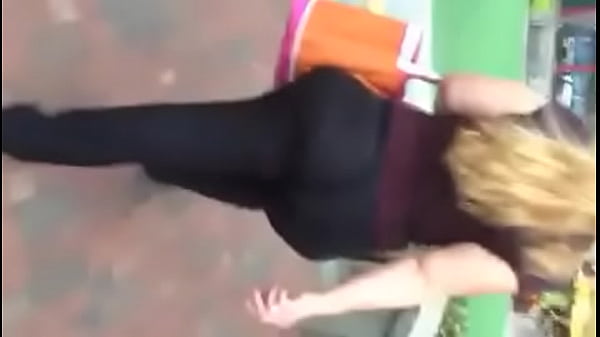 Play MP4 - amazing bbw ass walking