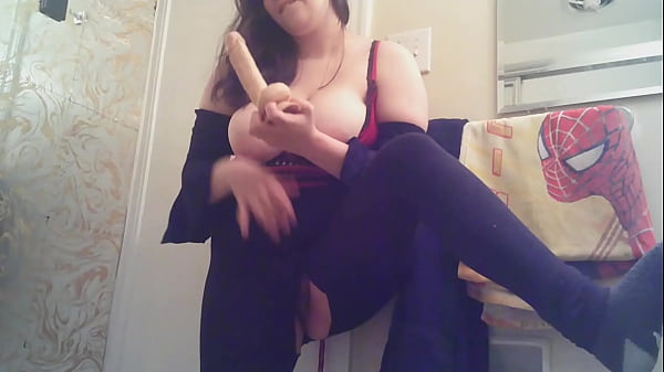 Play MP4 - horny slut plays with bondage