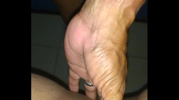 Play MP4 - Meu tio gozando dentro de mim