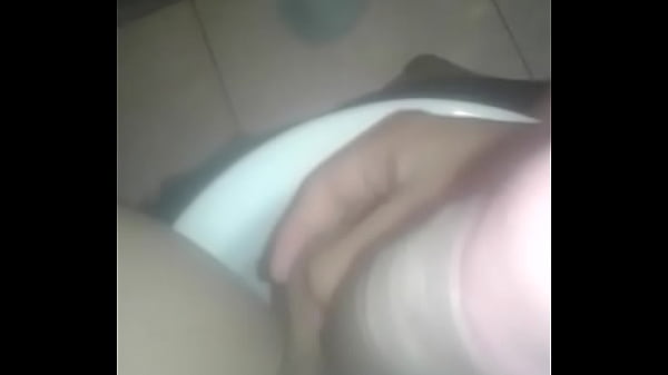 Play MP4 - Me la jalo en el ba&ntilde;o de mi trabajo