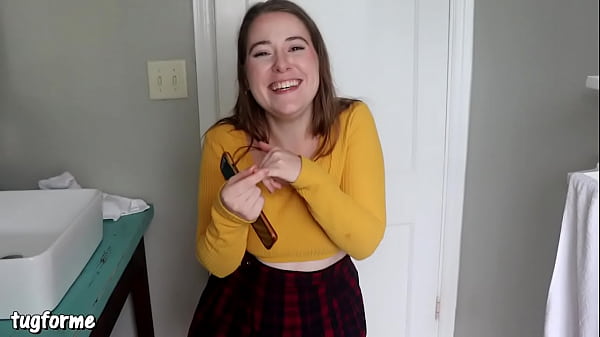 Alice Merchesi Small Penis Encouragement So Cute! thumbnail