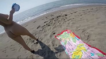 Nonton Beach Day With Goddess Sexydea &ndash; Lucky Guy Oils & Worships My Big Booty! thumbnail