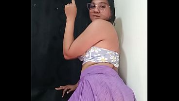 Allisonvega bailando y haciendo streaptease
