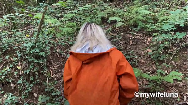 Luna Green goes in searchof chestnuts and_finds a nice big cock for her ass