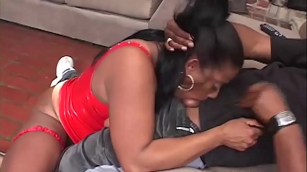 She loves to_stick inpaint and leather and then stretch her_legs in_the sky_at work_and her_ass has_something of it