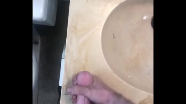 One jerki boi&rsquo_s fat cumshot