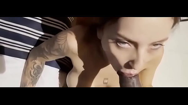 Vizinho safado de_pau durono elevador de_olho no_meu rabonão perdi a chance de_sentar naquela rola gostosa Johncoffeoficial