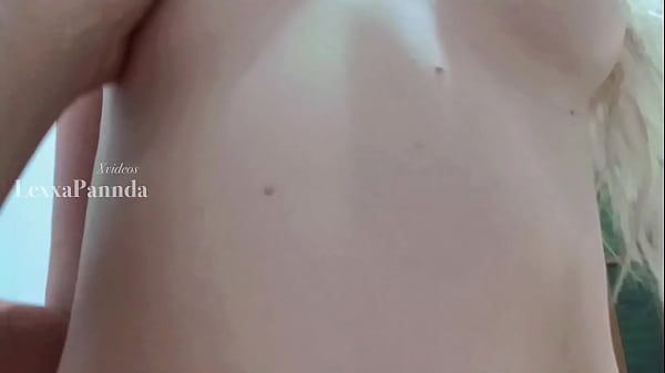 FOLLANDO CON UNA SEXY CHICA RECIEN DESPIERTA , ANTES_DE IRAL COLEGIO