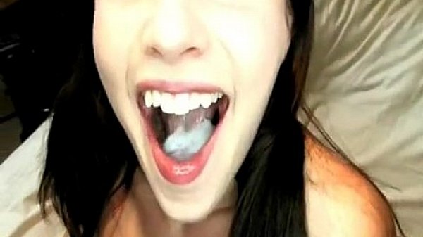 Novinha pagando um boquete sensacional s amandinhaa69x