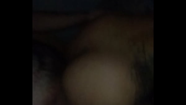 No escurinho com a novinha.