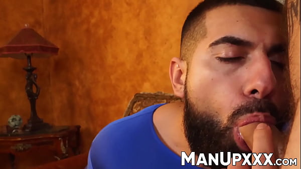 Retired Damien Stone fucks Johnny Hill to transfer his supercum 