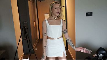 Nonton Stripper Gives A Private Dance And I Pull My Cock Out thumbnail