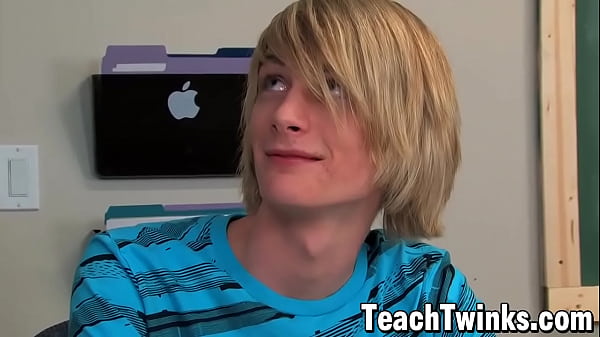 Blond emo twink plows his gay schoolmate 