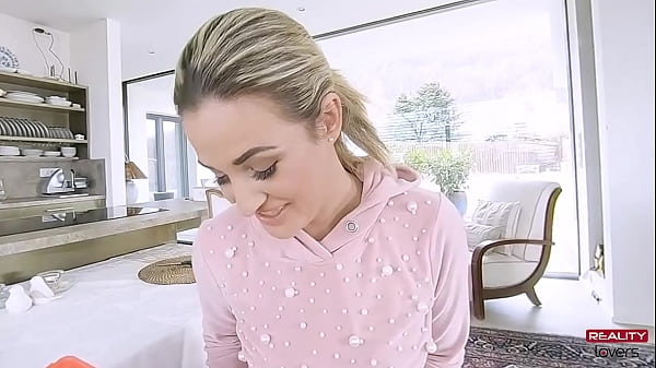 Play MP4 - Czech MILF in hot POV sex