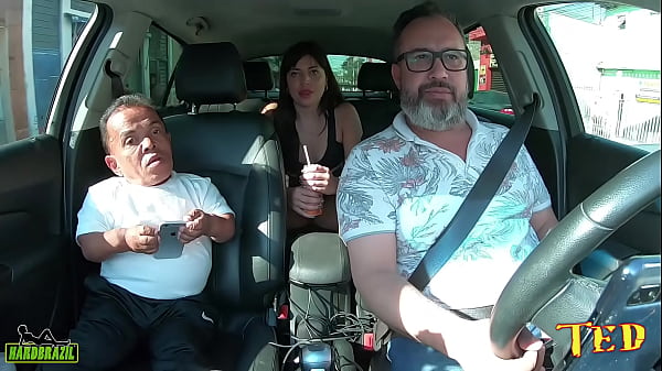 O velho an&atilde;o Teves entra na carona e tem uma surpresa 