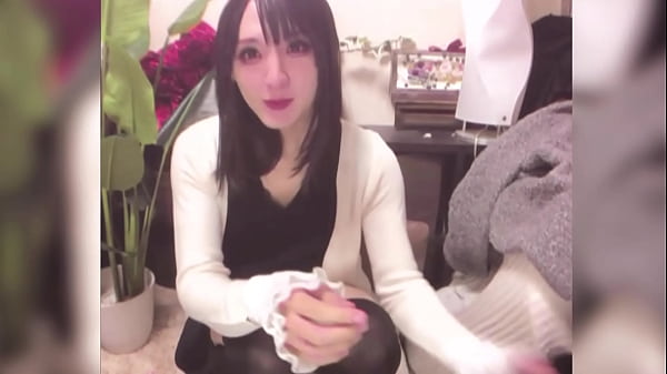 Play MP4 - 【個撮】黒髪の清楚女装が配信しながらオナニーをする動画