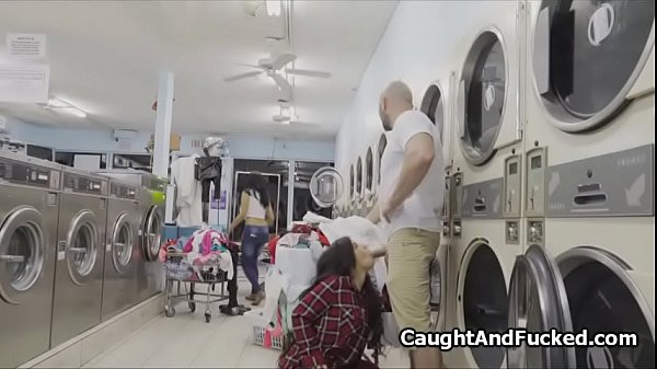 Stealing bigtit teen fuckedat laundromat
