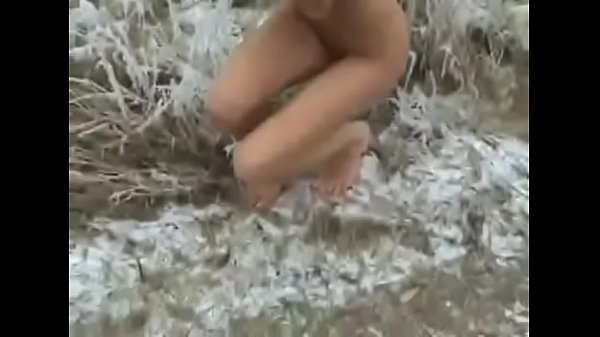 Play MP4 - chica se masturba en publico