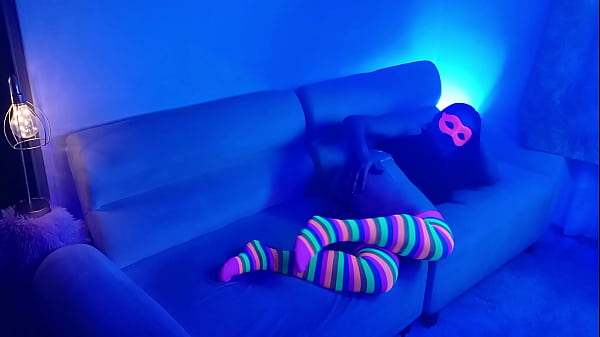 En Este Bar Le Das Dinero Extra A La_CamareraY Te Folla En Su Habitación Especial Le Encanta La Verga De Extraños_1