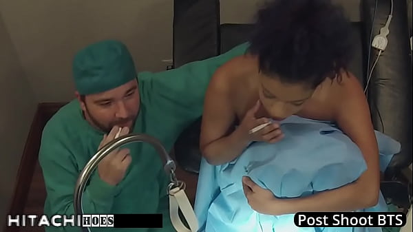 Play MP4 - Freshman Phoenix Rose Gets Hitachi Magic Wand Orgasms By Doctor Tampa During Physical 4 College At HitachiHoes - Reup