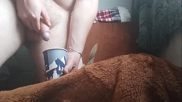 Salut , imi place foarte mult sa ma masturbez si sa imi beau pisatul si sperma ! 