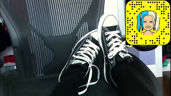 Nonton Shy Teen Masturbating Herself thumbnail