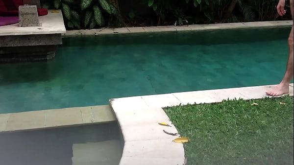 Play MP4 - naked man by pool with soft cock