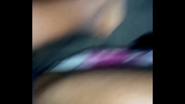 A pretinha tomando no cuzinho