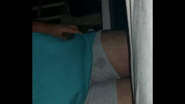 Gordo gay ense&ntilde;a todo 