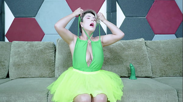 Sininho tinkerbell 0% pussy 100 anal with a prolapse toy masturbation