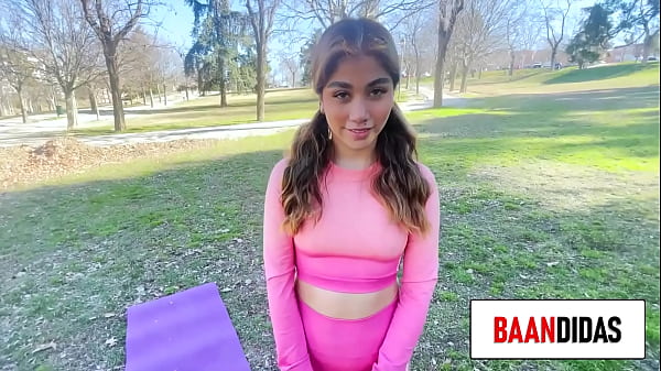 la putita de marina gold se pone caliente por una verga peque&ntilde;a 