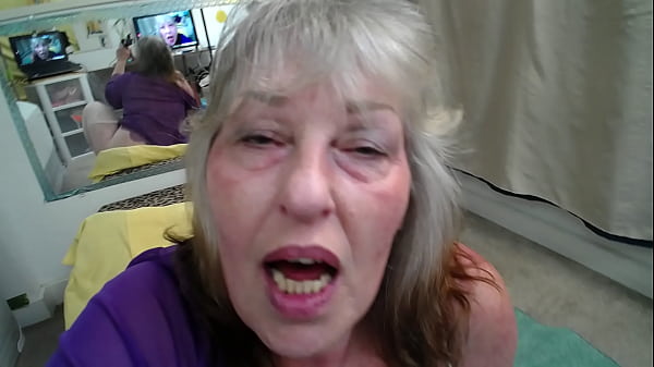 Play MP4 - 1111 Worshipping Hennys Big Black Cock with beauty DawnSkye1962