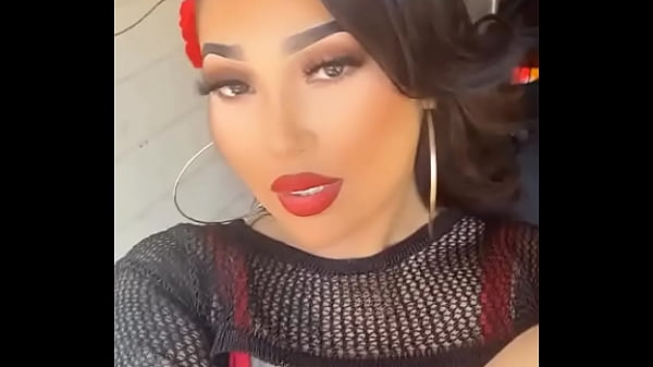 Esmeralda ready to squirt 