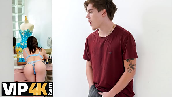 Play MP4 - MATURE4K&period; Preparing for Cumstume Party