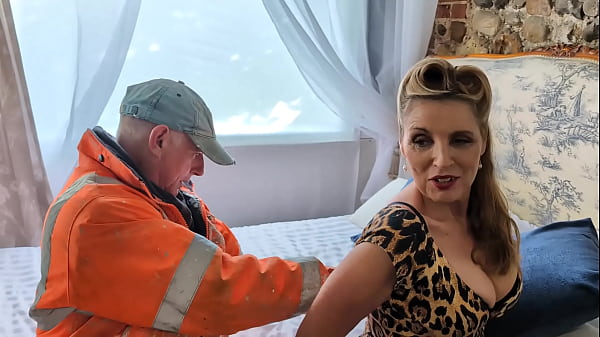 Bettie Hayward in_Confessions of aSaucy Seductress Free Edition