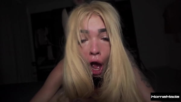 Nonton Cleaning The Sheets - Better Than A Vacuum Cleaner thumbnail